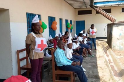 « Les volontaires communicateurs de la CR RDC et le CICR célèbrent la Journée de l’Enfant africain avec les enfants vivant avec handicap »