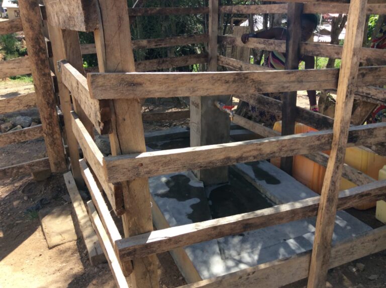 Oïcha : L’eau potable, nouveau ciment de la cohésion entre Bantous et Autochtones